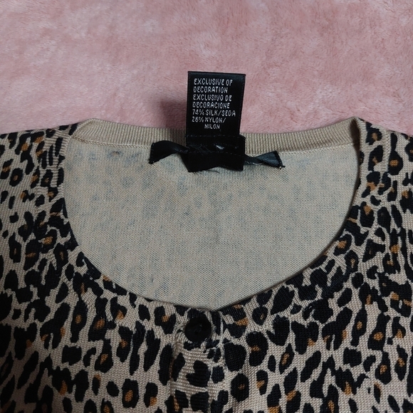 Silx By August Silk Women's Leopard Print Silk blend button Cardigan Size Small - Picture 4 of 10